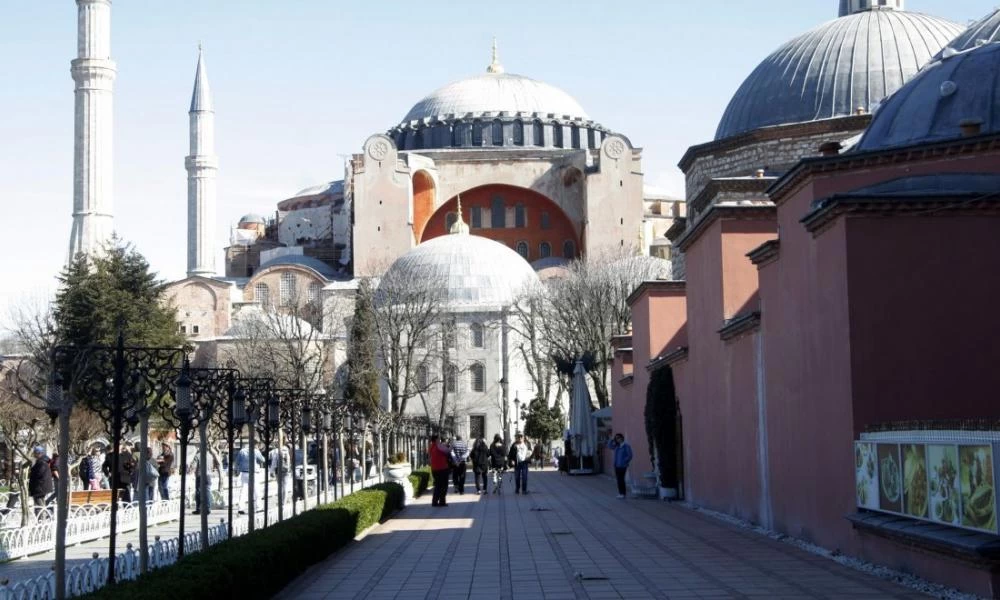 Αγία Σοφία: Οι Τούρκοι θέλουν να κατασκευάσουν τουαλέτα εντός του ιερού της Ορθοδοξίας (βίντεο)